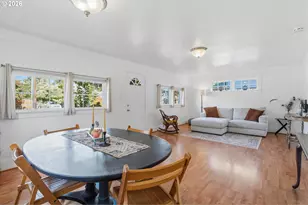 370 24th St, Salem, OR 97301 - Photo 7