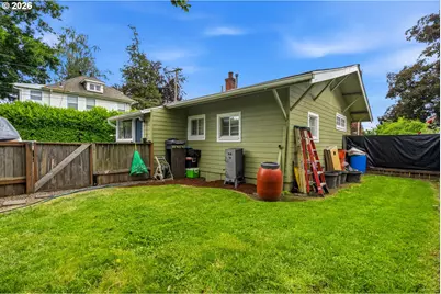 370 24th St, Salem, OR 97301 - Photo 7