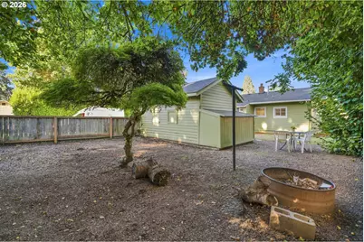 370 24th St, Salem, OR 97301 - Photo 15