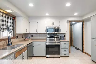 4698 Happy Dr NE, Salem, OR 97305 - Photo 13