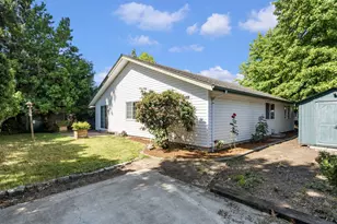 4698 Happy Dr NE, Salem, OR 97305 - Photo 31