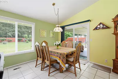41720 Madrone St, Springfield, OR 97478 - Photo 9