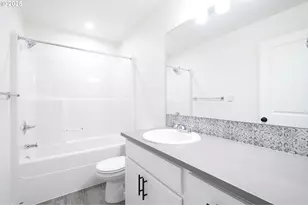 14722 SE Powell Blvd, Portland, OR 97236 - Photo 17