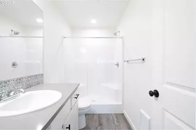 14722 SE Powell Blvd, Portland, OR 97236 - Photo 9