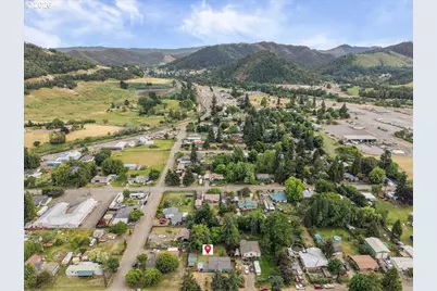 224 5th St, Dillard, OR 97432 - Photo 7