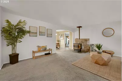 240 Dibblee Ln, Eugene, OR 97404 - Photo 7