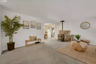 240 Dibblee Ln, Eugene, OR 97404 - Photo 7