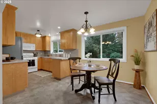 240 Dibblee Ln, Eugene, OR 97404 - Photo 19