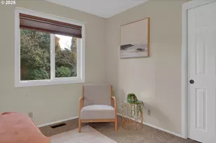 240 Dibblee Ln, Eugene, OR 97404 - Photo 25