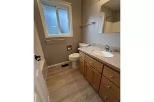 240 Dibblee Ln, Eugene, OR 97404 - Photo 35