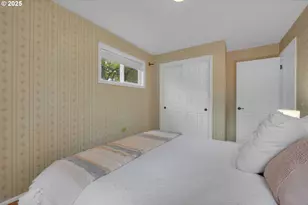 240 Dibblee Ln, Eugene, OR 97404 - Photo 33