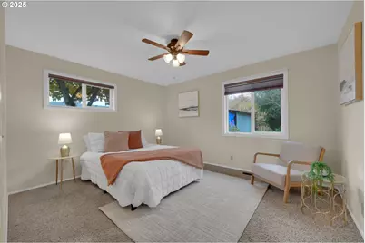 240 Dibblee Ln, Eugene, OR 97404 - Photo 23