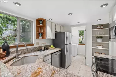 11747 SW Boones Bend Dr, Beaverton, OR 97008 - Photo 9