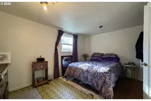 1018 7th St NW, Salem, OR 97304 - Photo 9