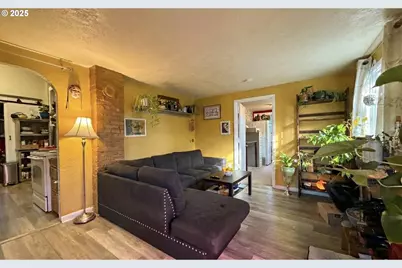 1018 7th St NW, Salem, OR 97304 - Photo 3