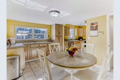 152 NE 5th Ave, Canby, OR 97013 - Photo 13