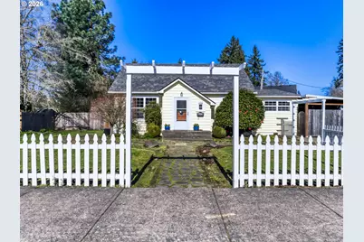 152 NE 5th Ave, Canby, OR 97013 - Photo 1