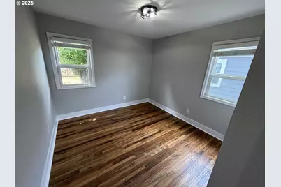 9036 SE Washington St, Portland, OR 97216 - Photo 15