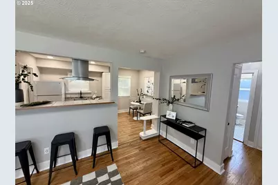 9036 SE Washington St, Portland, OR 97216 - Photo 7