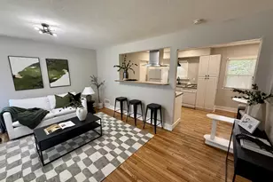 9036 SE Washington St, Portland, OR 97216 - Photo 3