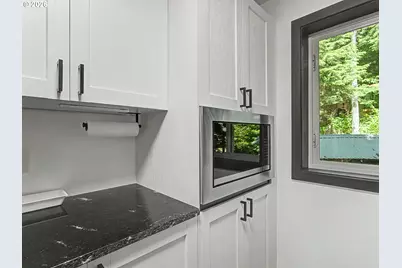 21323 E Parkway Ave, Rhododendron, OR 97049 - Photo 19