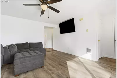 1010 SE 3rd Ave, Battle Ground, WA 98604 - Photo 5