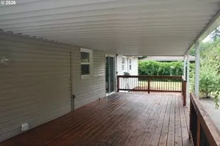 2049 SE 157th Ave, Portland, OR 97233 - Photo 11