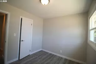 2049 SE 157th Ave, Portland, OR 97233 - Photo 7