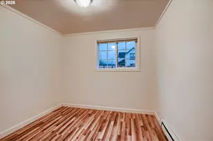 9004 N Mohawk Ave, Portland, OR 97203 - Photo 3