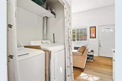 9004 N Mohawk Ave, Portland, OR 97203 - Photo 15