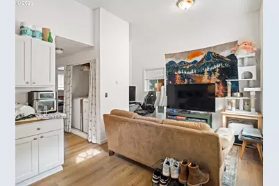 9004 N Mohawk Ave, Portland, OR 97203 - Photo 7