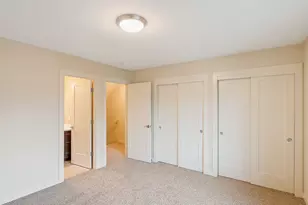 10827 E Burnside St, Portland, OR 97216 - Photo 15