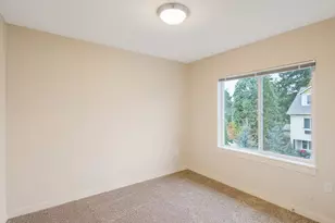 10827 E Burnside St, Portland, OR 97216 - Photo 19