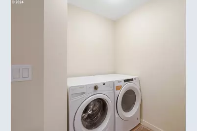 10827 E Burnside St, Portland, OR 97216 - Photo 21
