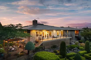 800 Rosemont Rd, West Linn, OR 97068 - Photo 1