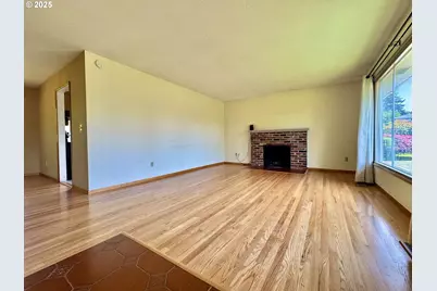 3602 NE 134th Ave, Portland, OR 97230 - Photo 5