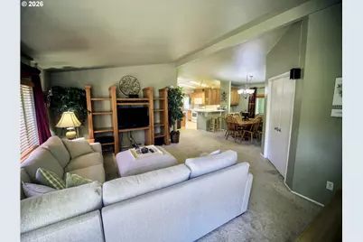18021 Country Village Dr, Oregon City, OR 97045 - Photo 3
