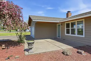 1270 NE Blossom Dr, McMinnville, OR 97128 - Photo 9