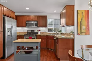 8962 SW 75th Pl, Portland, OR 97223 - Photo 9