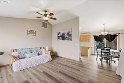 961 Bush Ln, Creswell, OR 97426 - Photo 5