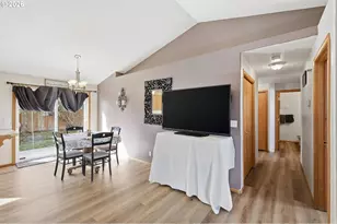 961 Bush Ln, Creswell, OR 97426 - Photo 9