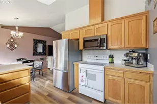 961 Bush Ln, Creswell, OR 97426 - Photo 15