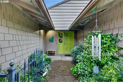 4654 SW Flower Pl, Portland, OR 97221 - Photo 3