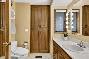 4654 SW Flower Pl, Portland, OR 97221 - Photo 23