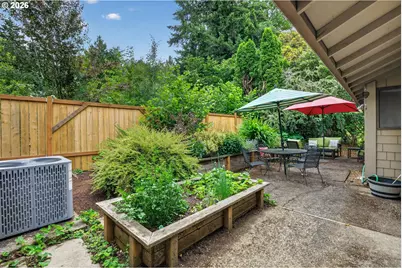 4654 SW Flower Pl, Portland, OR 97221 - Photo 33