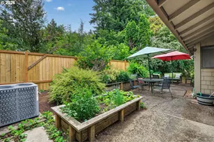4654 SW Flower Pl, Portland, OR 97221 - Photo 33