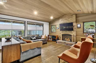 4654 SW Flower Pl, Portland, OR 97221 - Photo 9