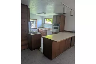 1116 7th St, Florence, OR 97439 - Photo 5