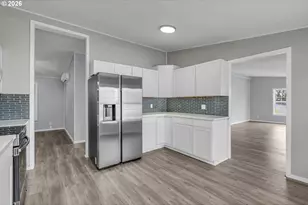 672 SW Sunset Way, Troutdale, OR 97060 - Photo 13