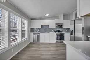 672 SW Sunset Way, Troutdale, OR 97060 - Photo 9